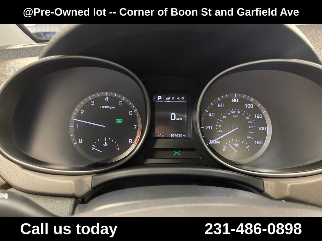 Used 2018 Black Hyundai SE image 22