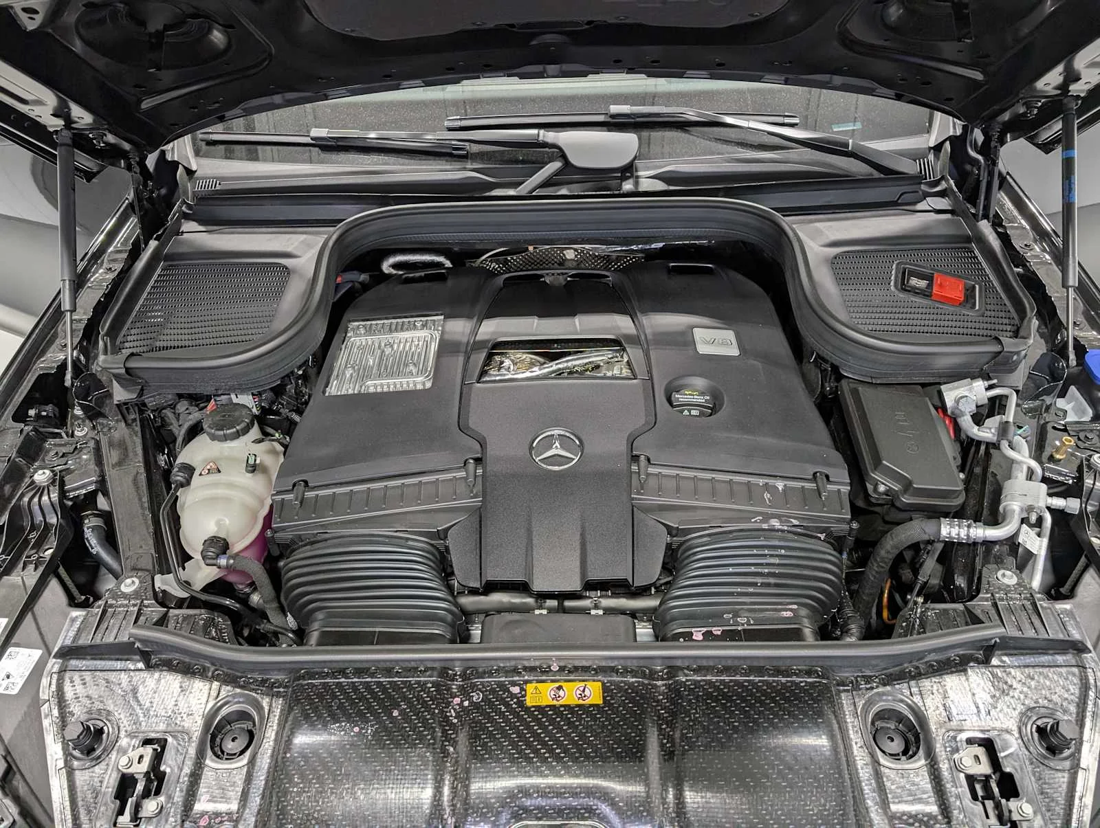 New 2026 Obsidian Black Metallic Mercedes-Benz GLE 580 image 12