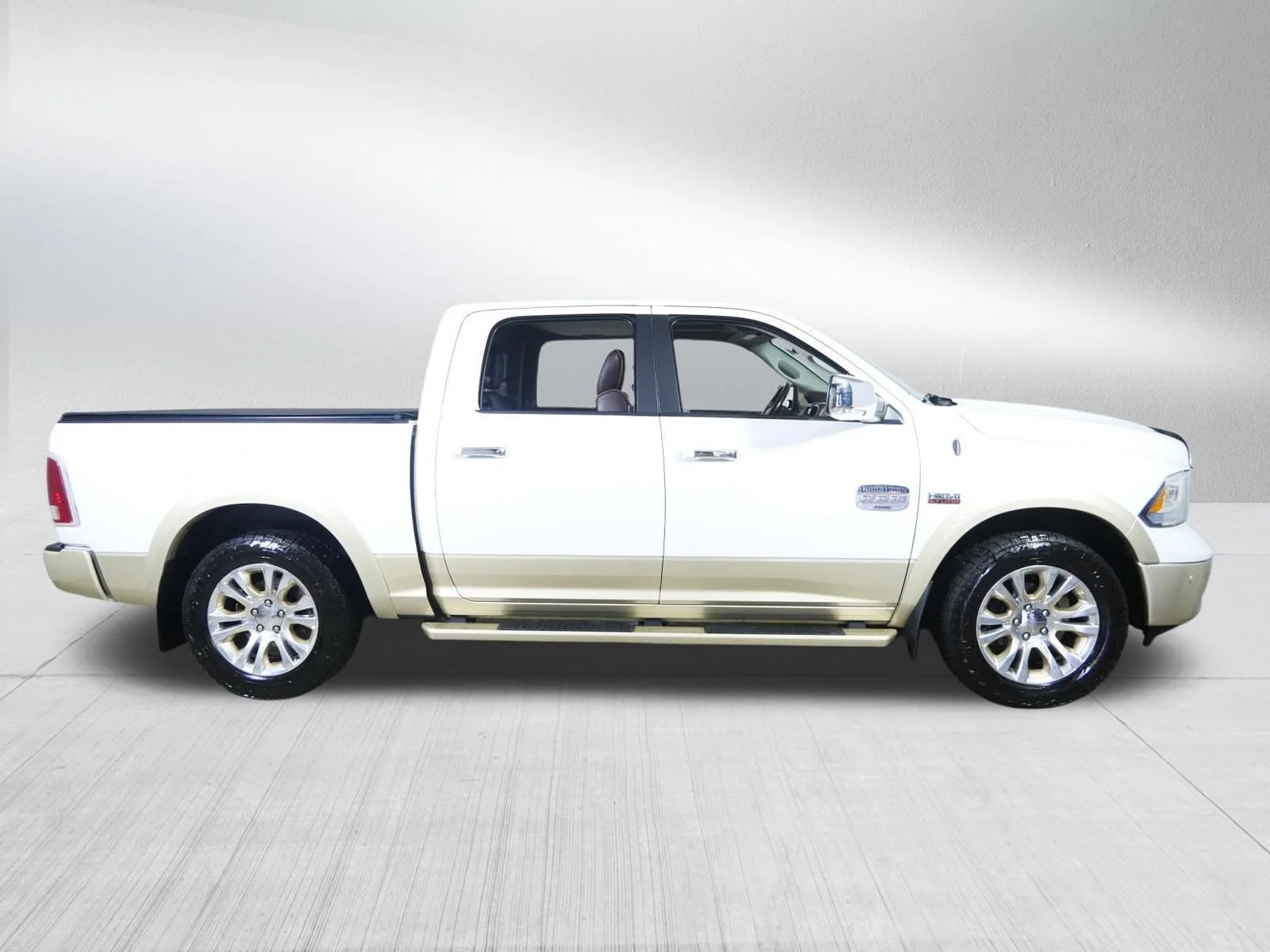 Used 2016 Bright White Clearcoat Ram Longhorn image 8