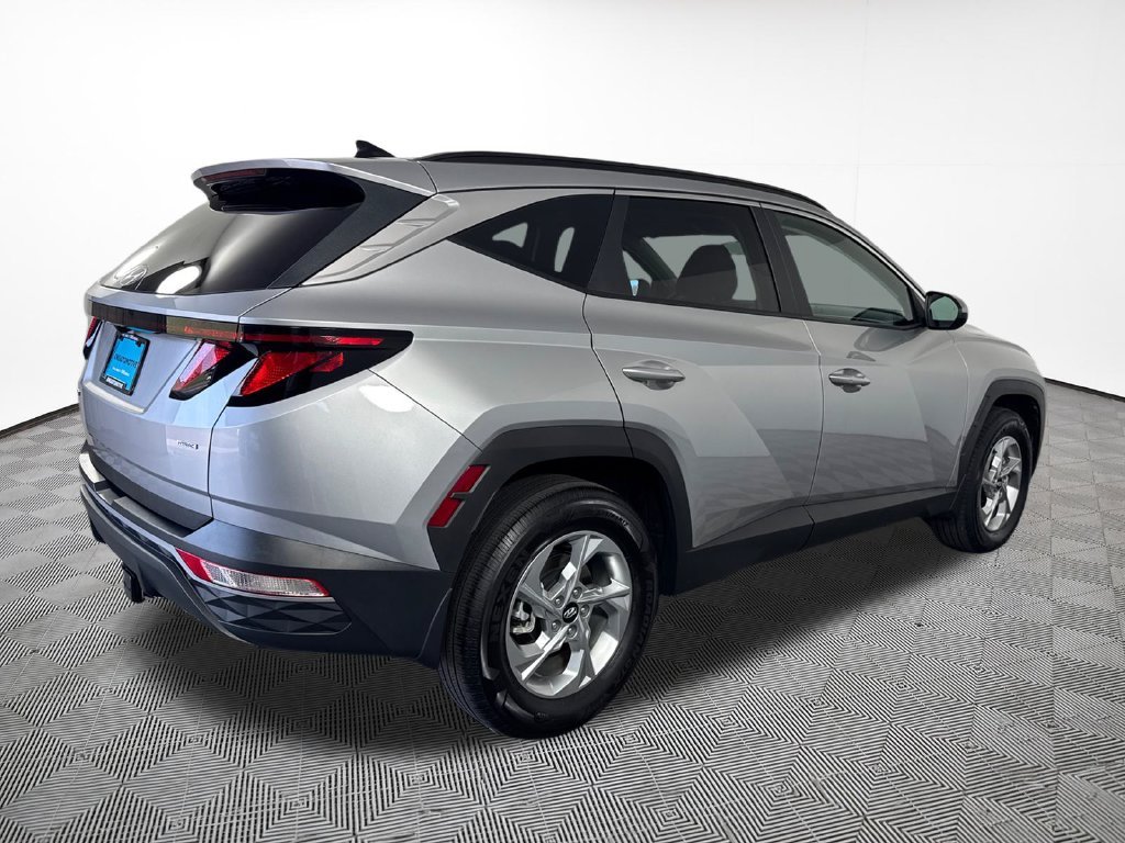 Used 2024 Silver Hyundai SEL image 9