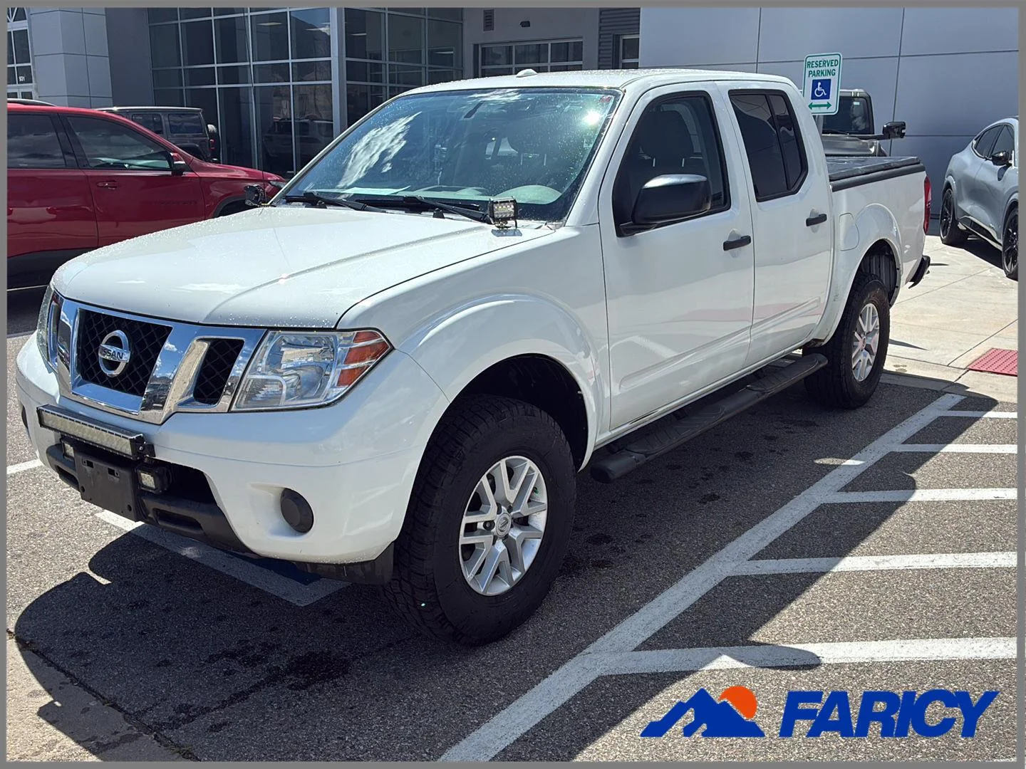 2016 Nissan Frontier 4.0 SV Crew Cab 4X4 AT SWB's photo