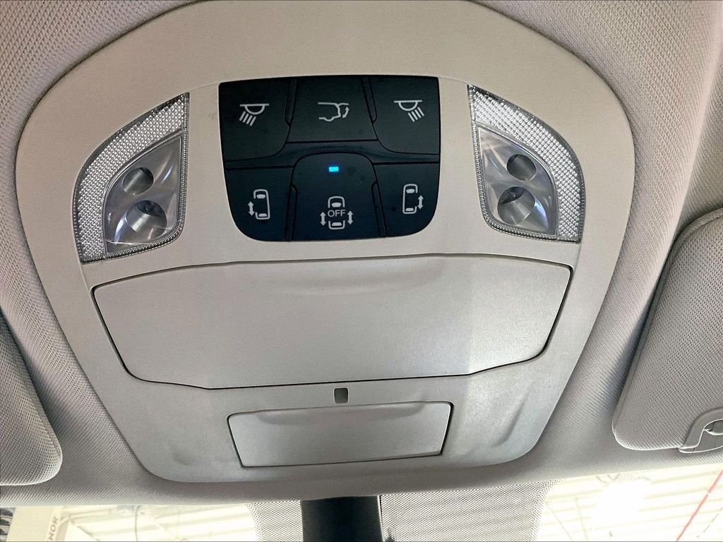 Used 2023 White Chrysler Touring L image 26
