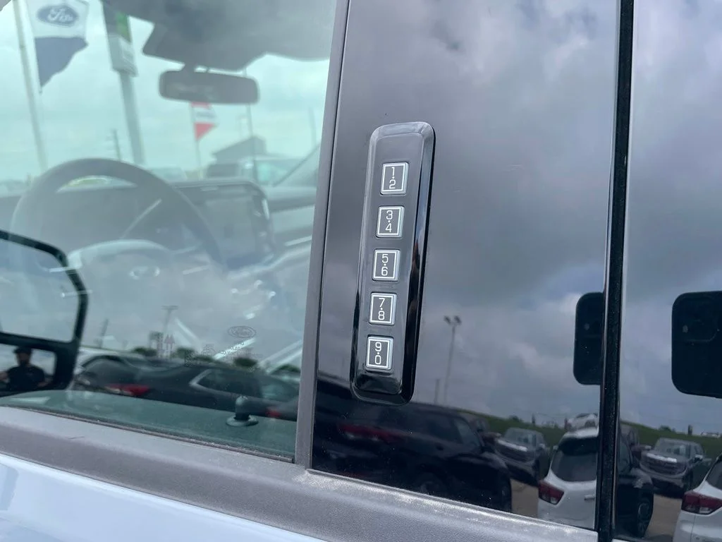New 2026 Glacier Gray Metallic Tri-Coat Ford F-250® Lariat® image 68