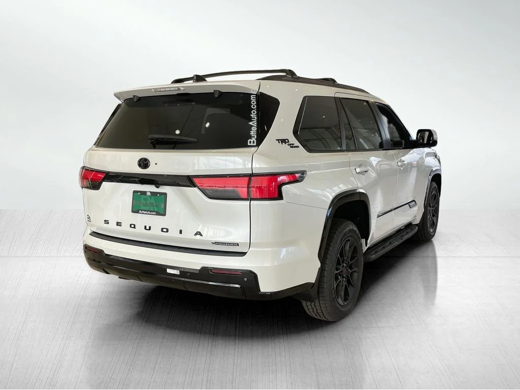 New 2026 Wind Chill Pearl Toyota Platinum image 3
