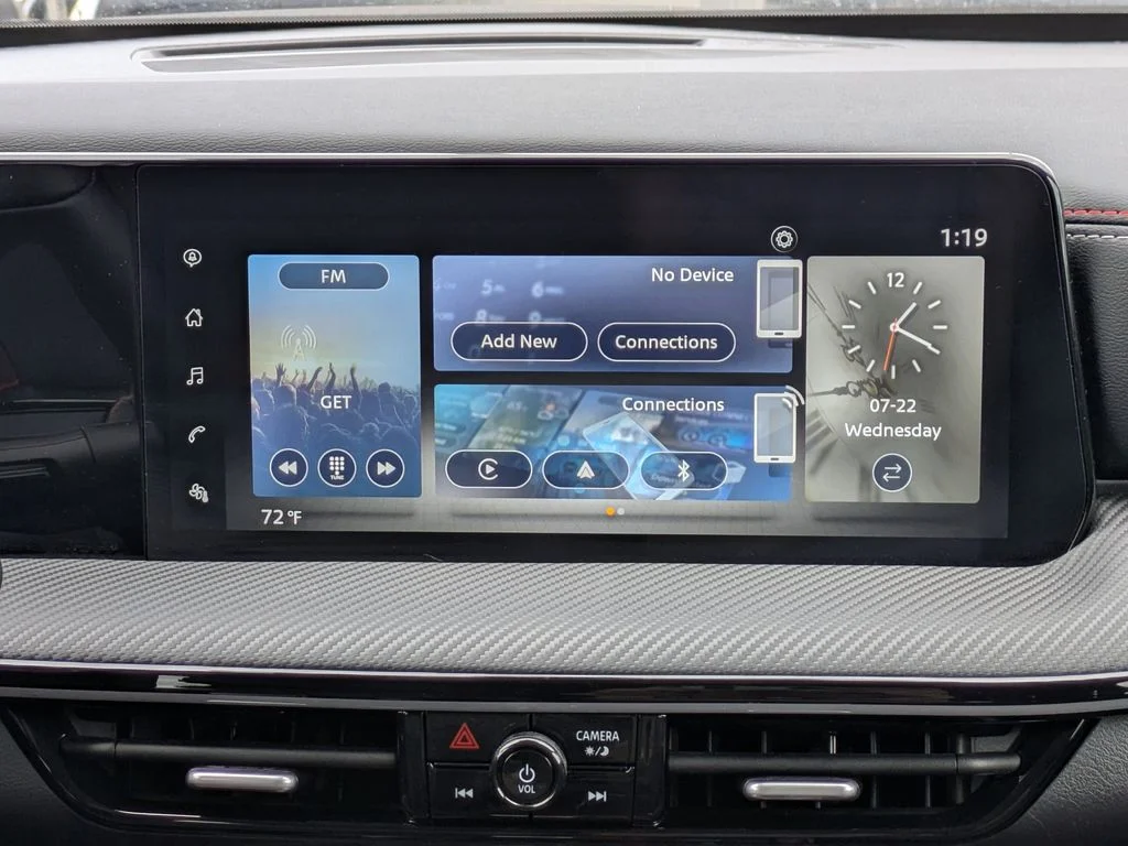 Used 2025 Super Black Nissan SR image 19