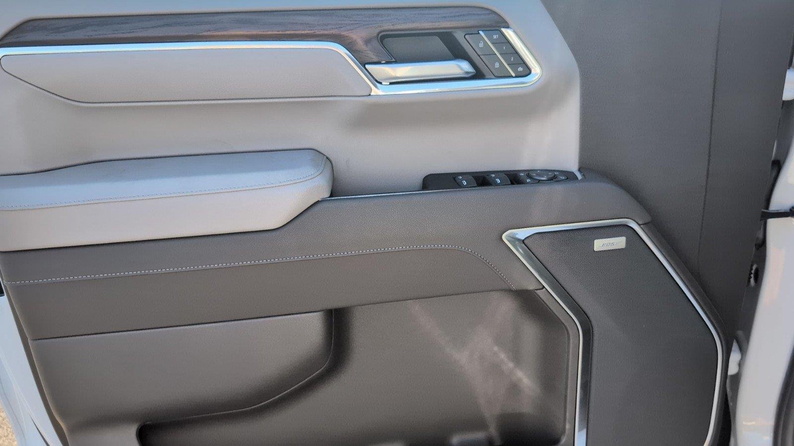 New 2026 Glacier White Tricoat GMC SLT image 20