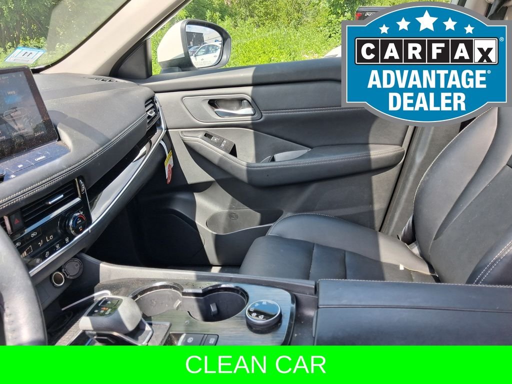 Used 2024 White Nissan SL image 14