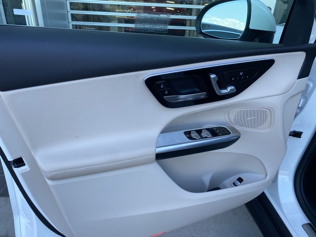 Certified Used 2025 Polar White Mercedes-Benz GLC 300 image 6