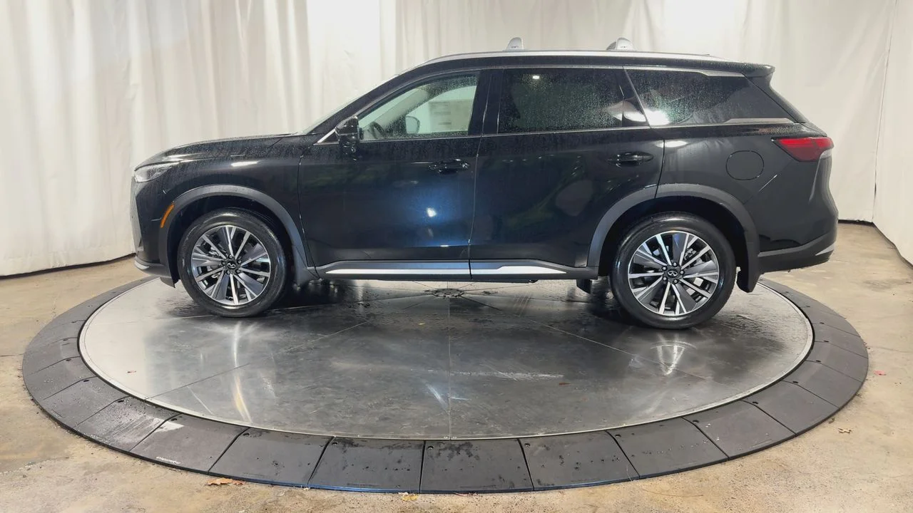 Certified Used 2026 Mineral INFINITI LUXE image 10