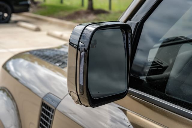 2025 Land Rover Defender X-Dynamic SE - Photo 53
