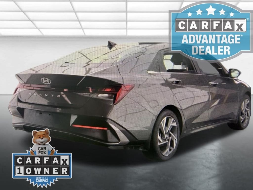 Used 2025 Gray Hyundai SEL Convenience image 2