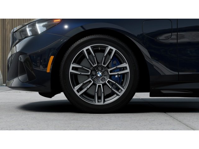 New 2027 Carbon Black Metallic BMW 550e image 7