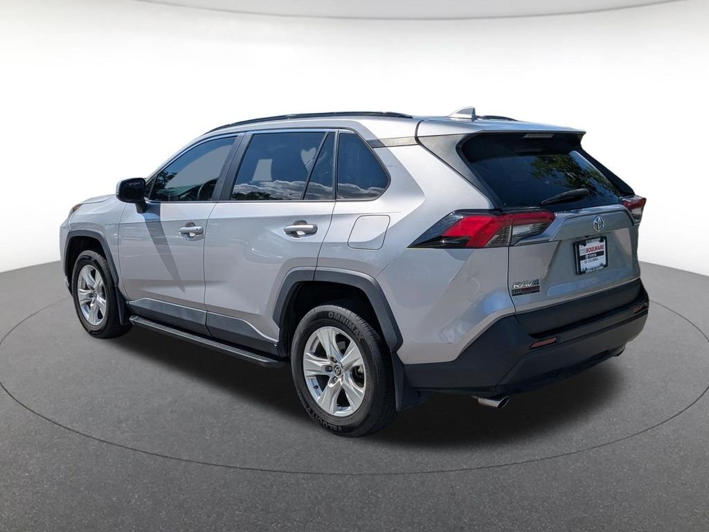 Used 2021 Silver Toyota XLE image 4