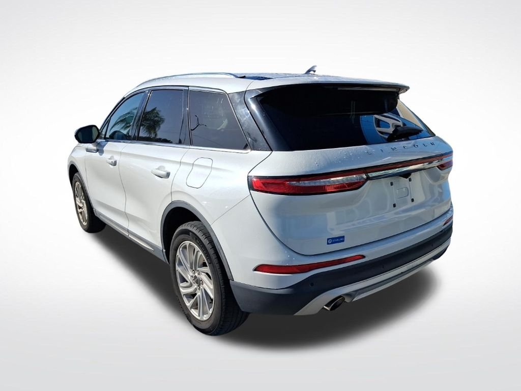 Used 2021 White Lincoln Standard image 8