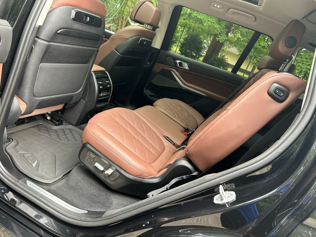 Used 2024 Black BMW xDrive40i image 27