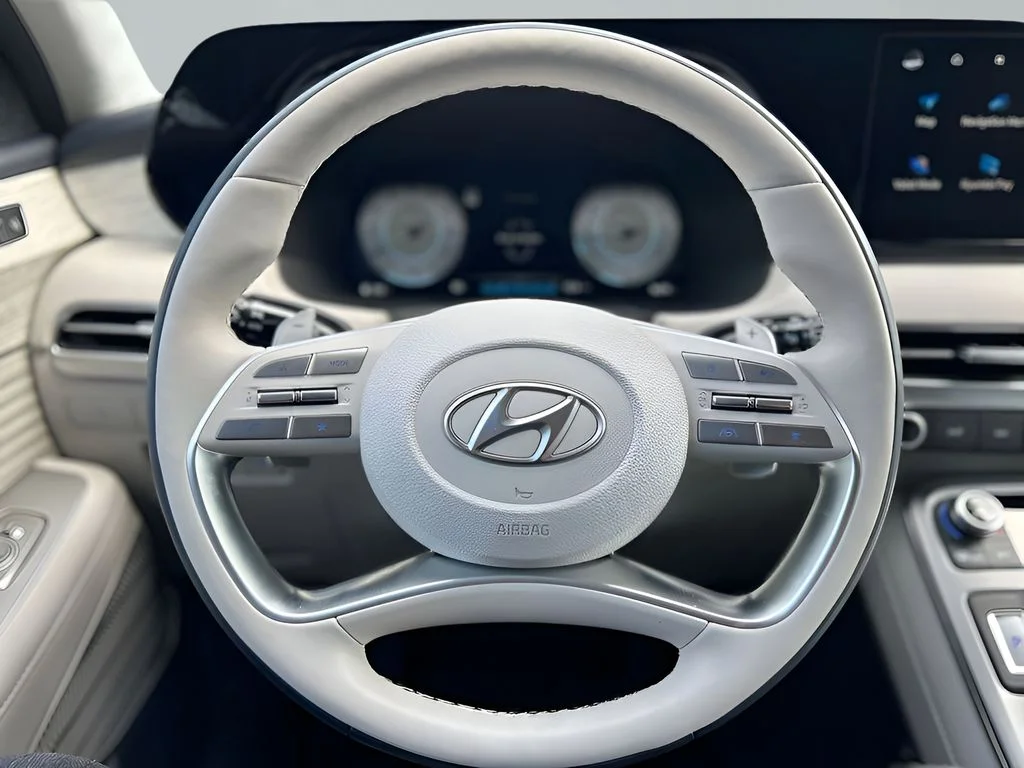 Used 2025 Gray Hyundai Calligraphy image 15