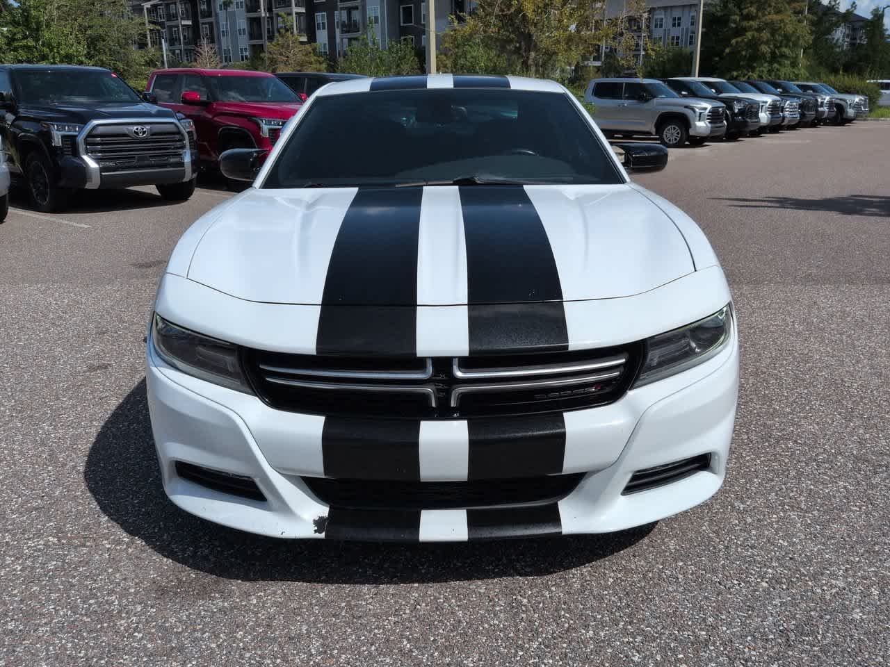 Used 2016 Bright White Clearcoat Dodge SXT image 9