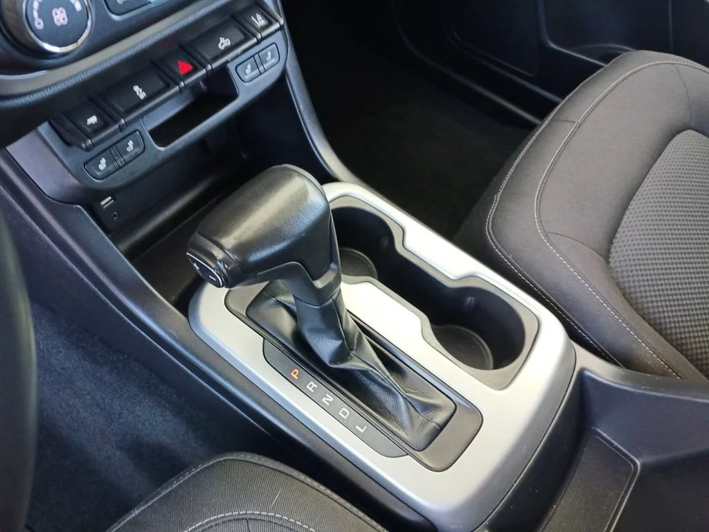 Used 2018 SILVER ICE METALLIC Chevrolet 4WD LT image 35