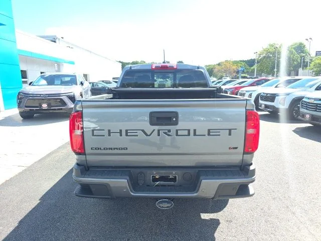 Used 2022 Gray Chevrolet Z71 image 3