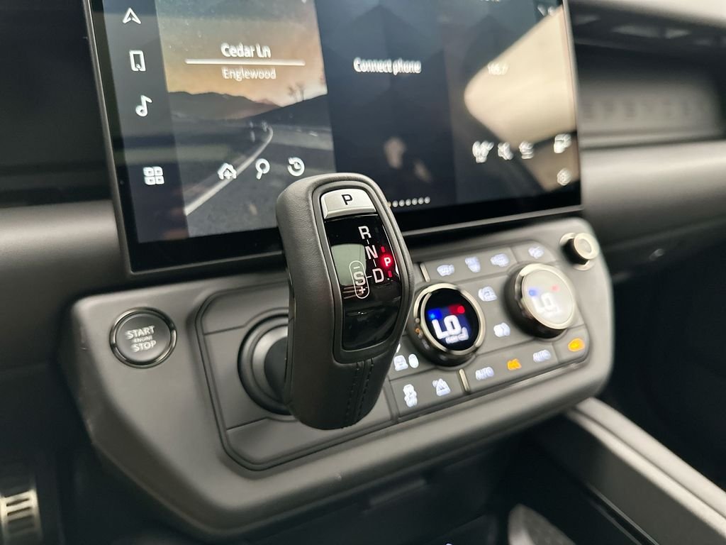 New 2026 Narvik Black Land Rover OCTA image 20