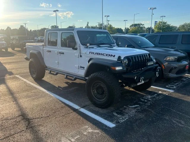 Used 2020 White Jeep Sport image 1