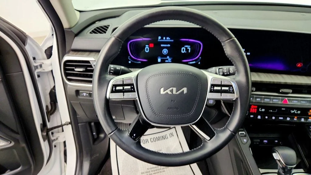 Used 2024 Glacial White Pearl Kia EX FWD image 13