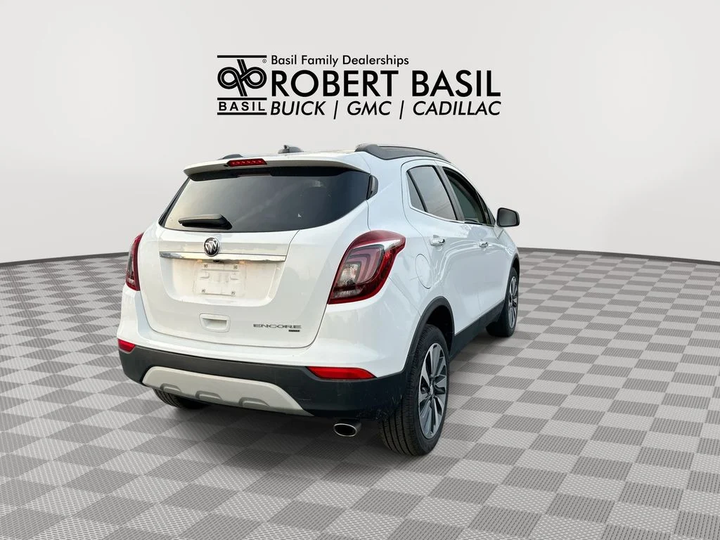 Used 2022 White Buick Preferred image 8