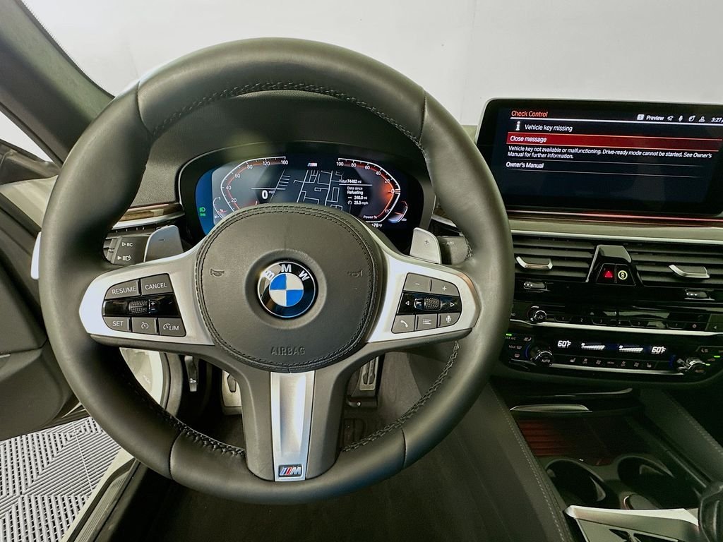 Used 2022 Alpine White BMW 540i xDrive image 11