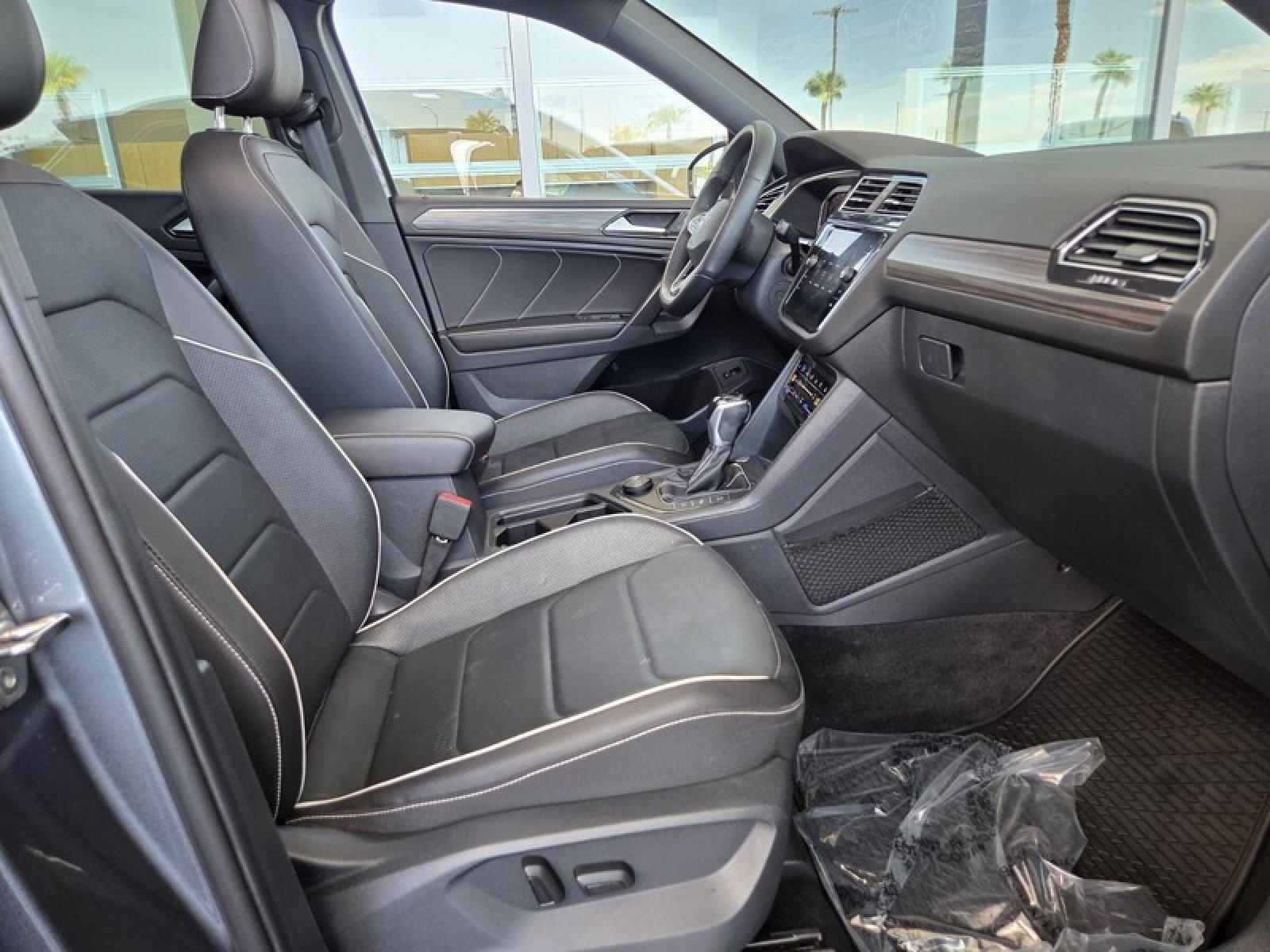 Used 2022 GRAY Volkswagen SEL R-Line image 19