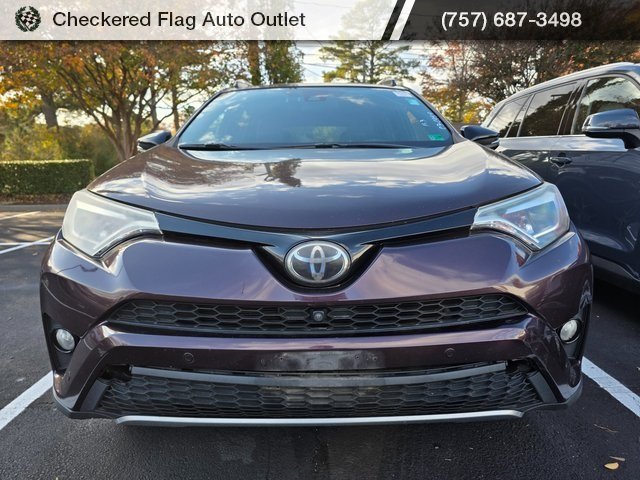 2017 Toyota RAV4 SE photo 2