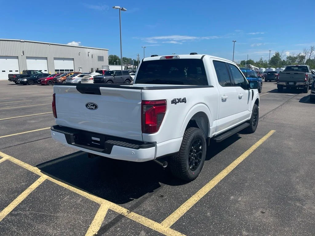 Used 2026 Oxford White Ford XLT image 5