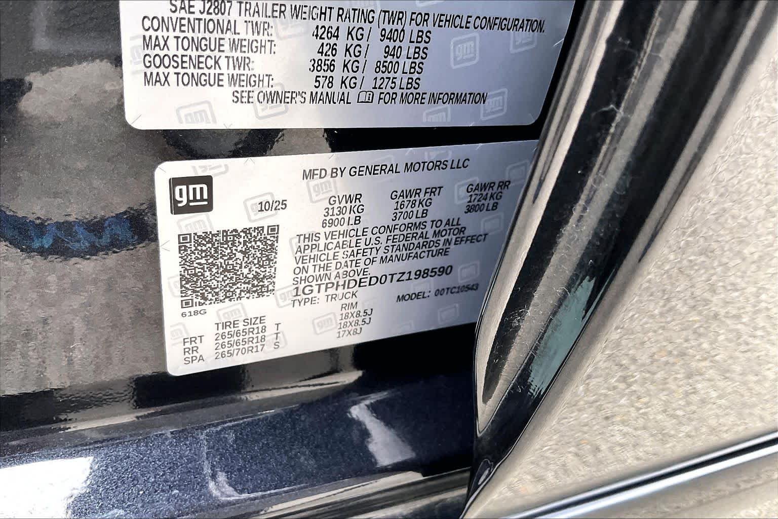 Used 2026 Titanium Rush Metallic GMC SLT image 37