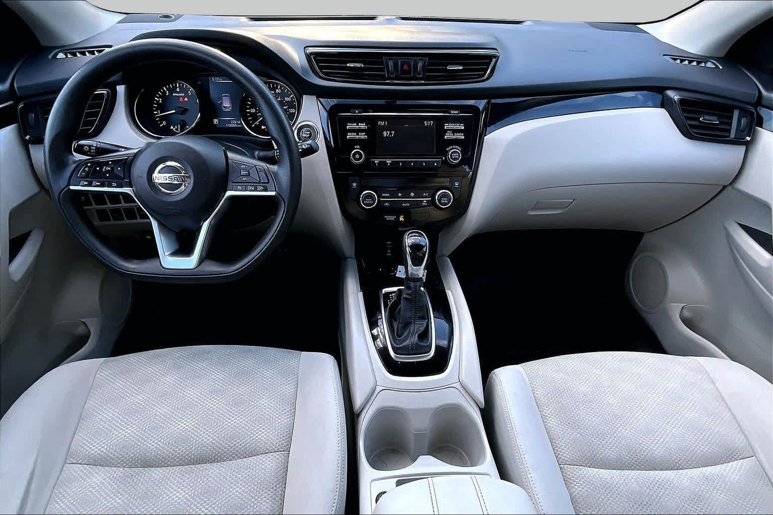 Used 2018 Caspian Blue Nissan SV image 14
