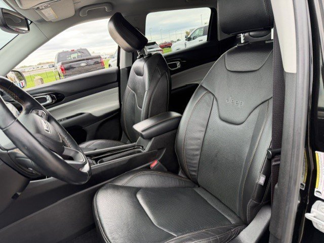 Certified Used 2022 Diamond Black Jeep Limited image 10