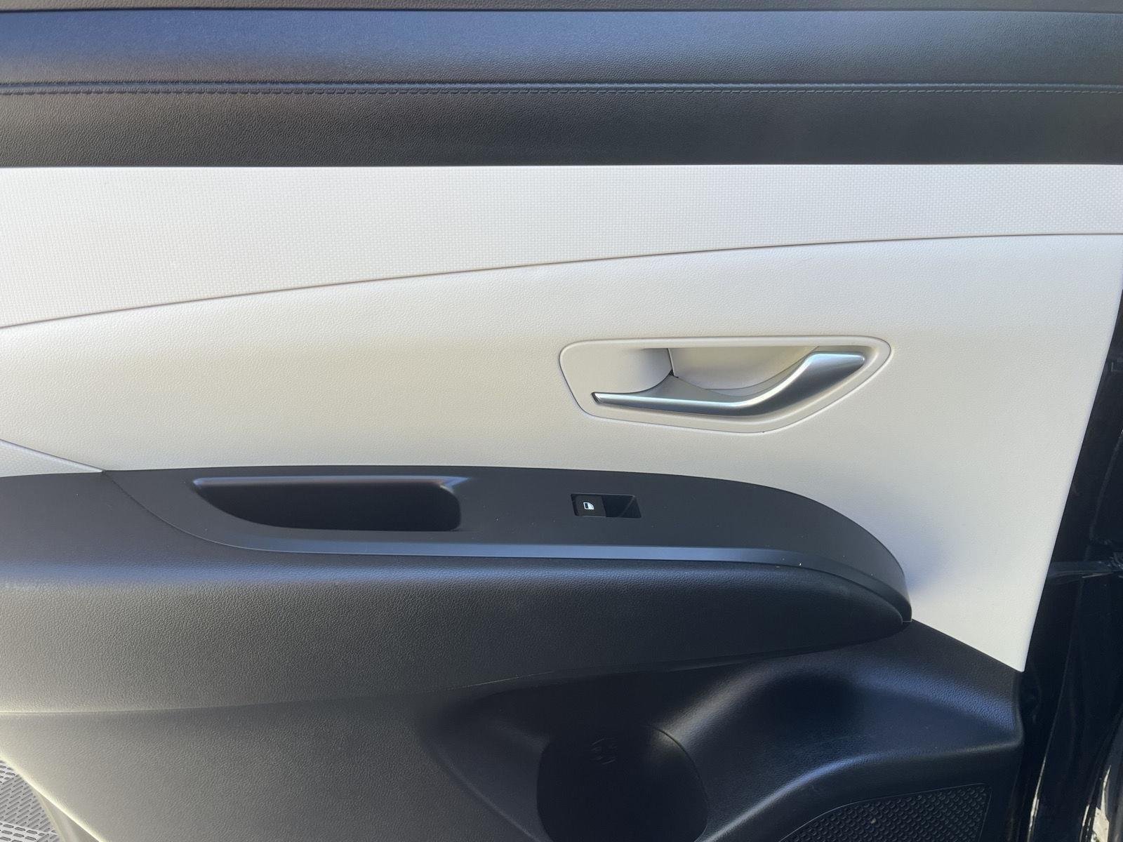 Used 2025 Phantom Black Hyundai SEL image 12