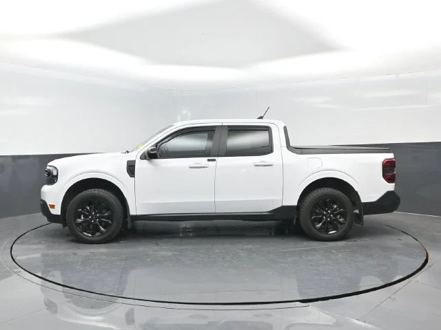 Certified Used 2024 Oxford White Ford Lariat image 4