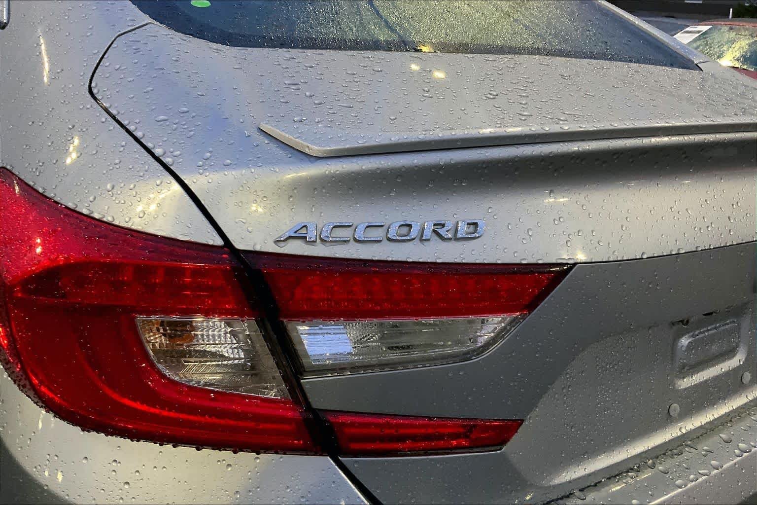 Used 2018 Lunar Silver Metallic Honda Sport 1.5T image 30