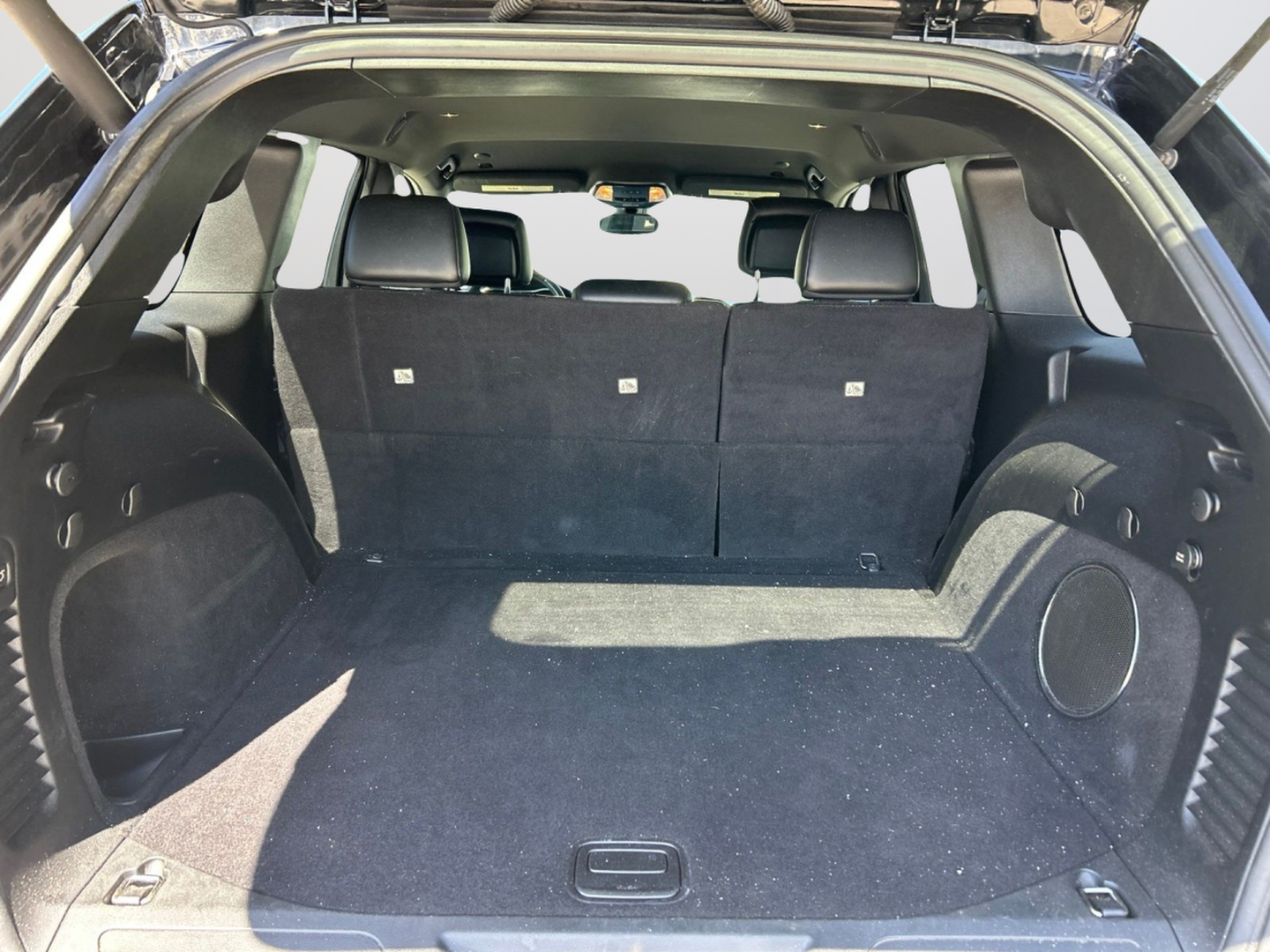 Used 2018 Black Jeep Altitude image 37