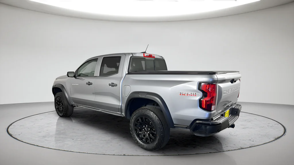 Used 2025 Gray Chevrolet Trail Boss image 7