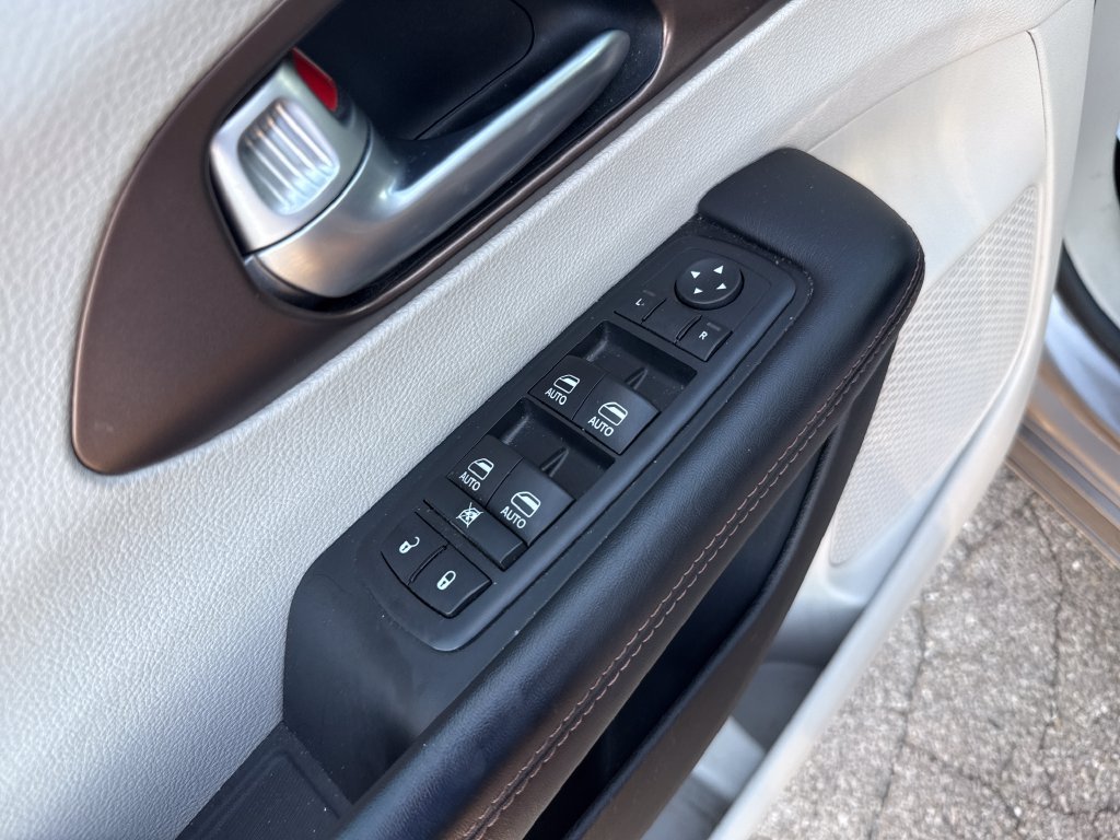 Used 2018 Silver Chrysler Touring L Plus image 11
