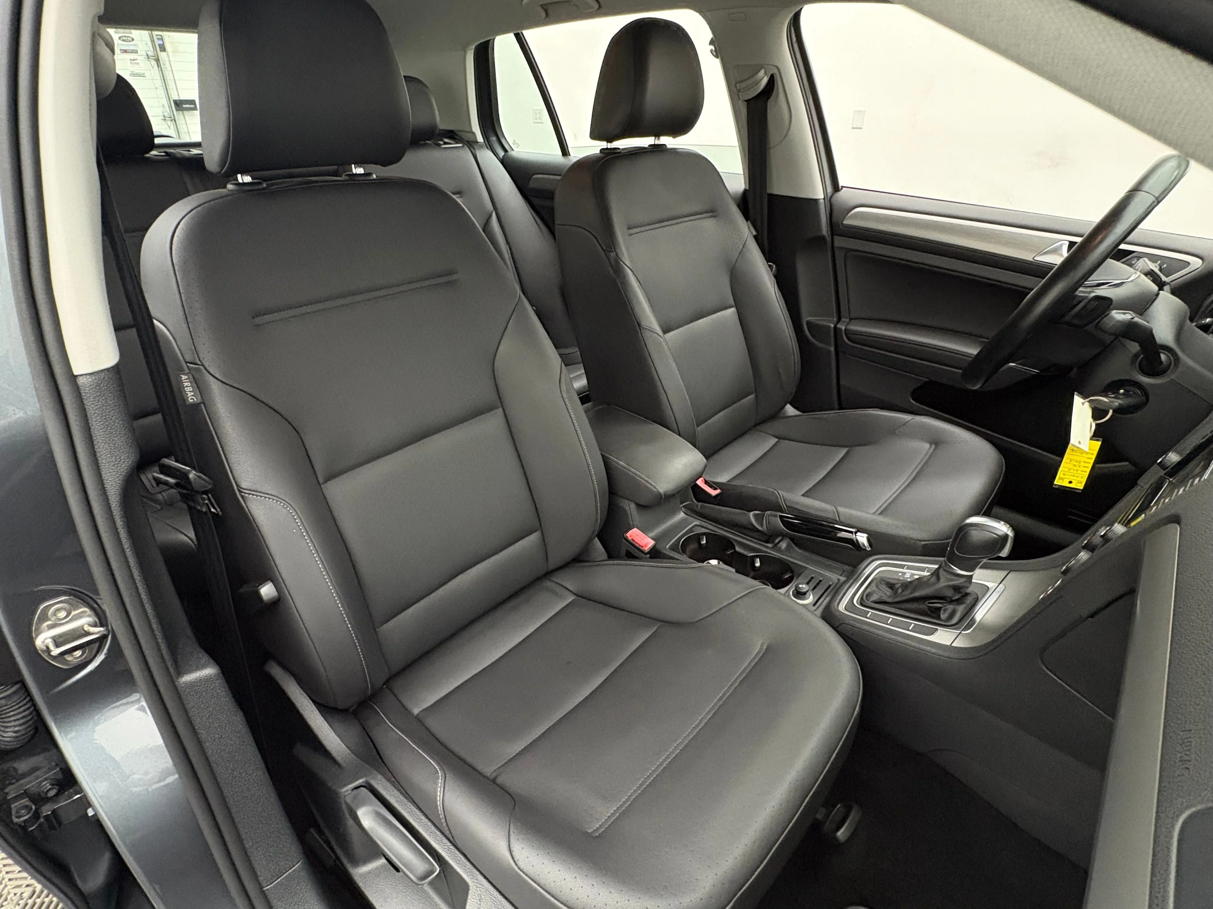 Used 2015 Platinum Gray Metallic Volkswagen TDI S 4-Door image 29