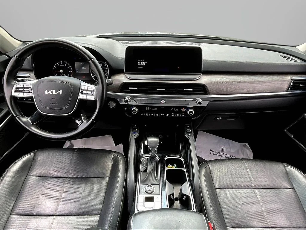 Used 2022 Black Kia EX image 7