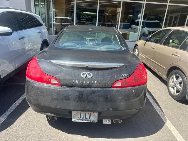 Used 2011 Black INFINITI Journey image 9