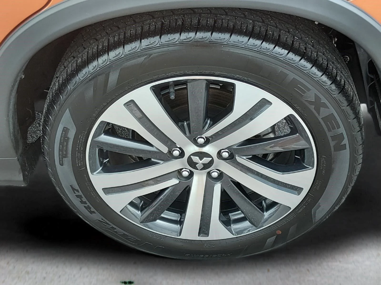 Used 2023 Sunshine Orange Metallic Mitsubishi ES image 12