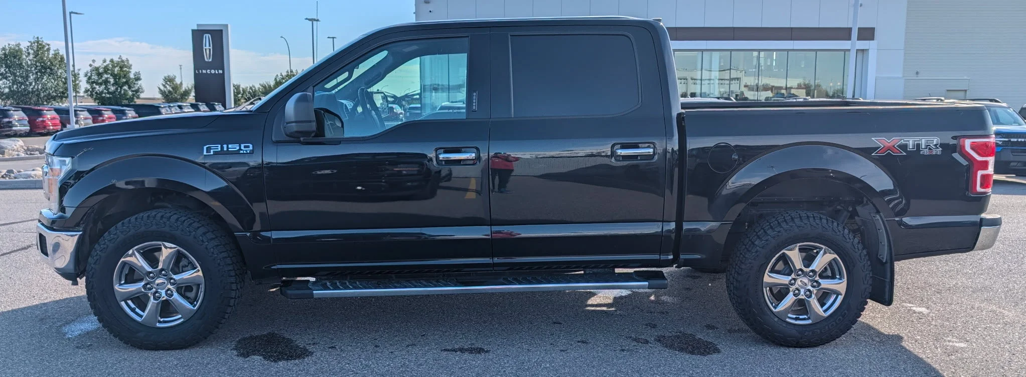 Used 2020 BLACK Ford XLT SuperCrew image 2