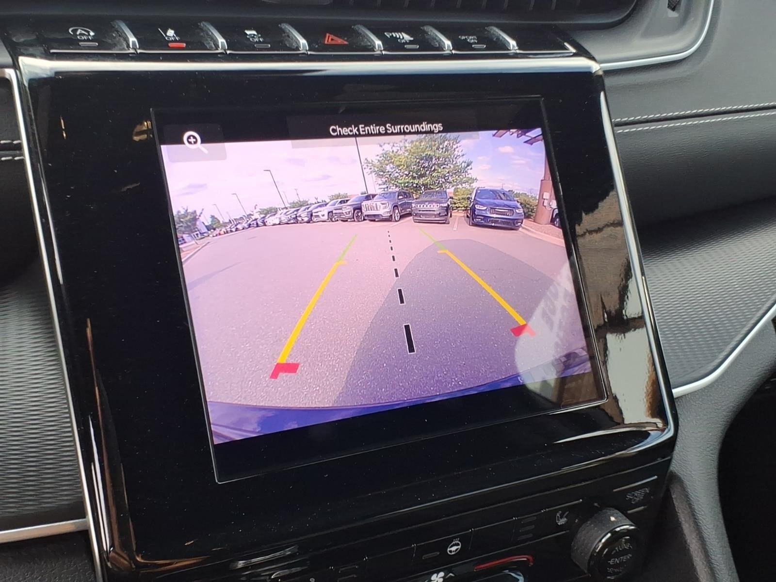 Used 2025 Diamond Black Crystal Pearlcoat Jeep Altitude image 4