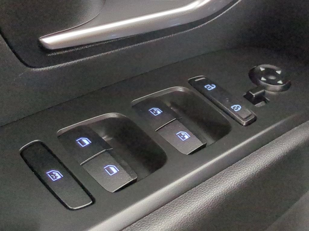 Used 2023 Silver Hyundai SEL image 34
