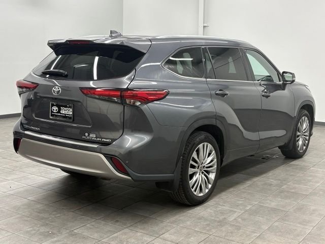 2023 Toyota Highlander Platinum - Photo 2