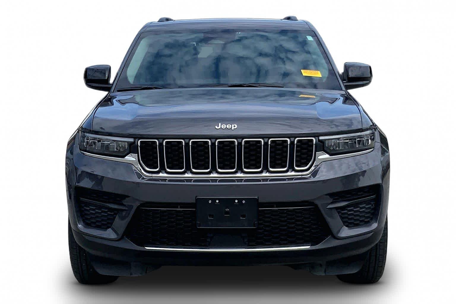Used 2024 Baltic Gray Metallic Clearcoat Jeep Laredo X image 3