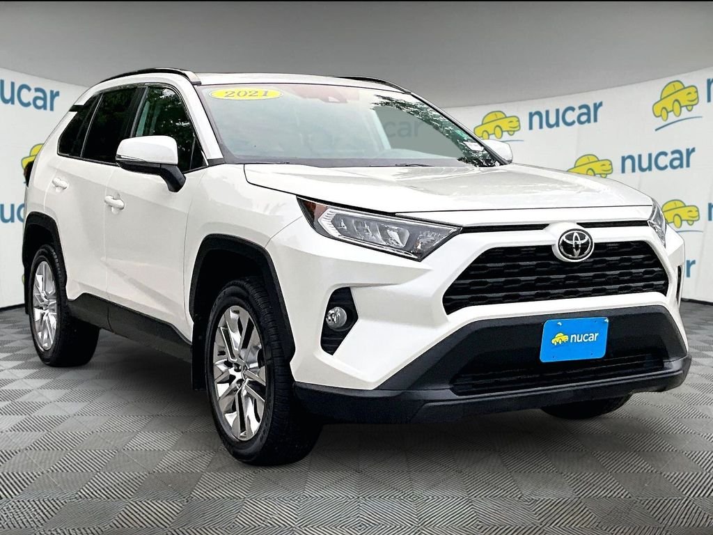 Used 2021 White Toyota XLE Premium image 1